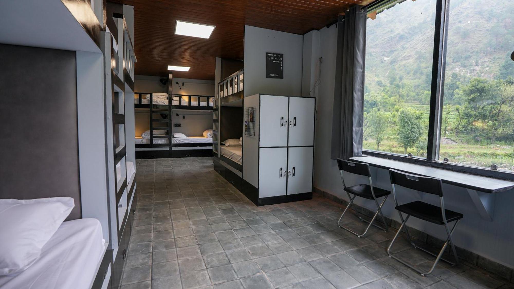 Sort By Stays, Kareri Дхарамсала Екстериор снимка